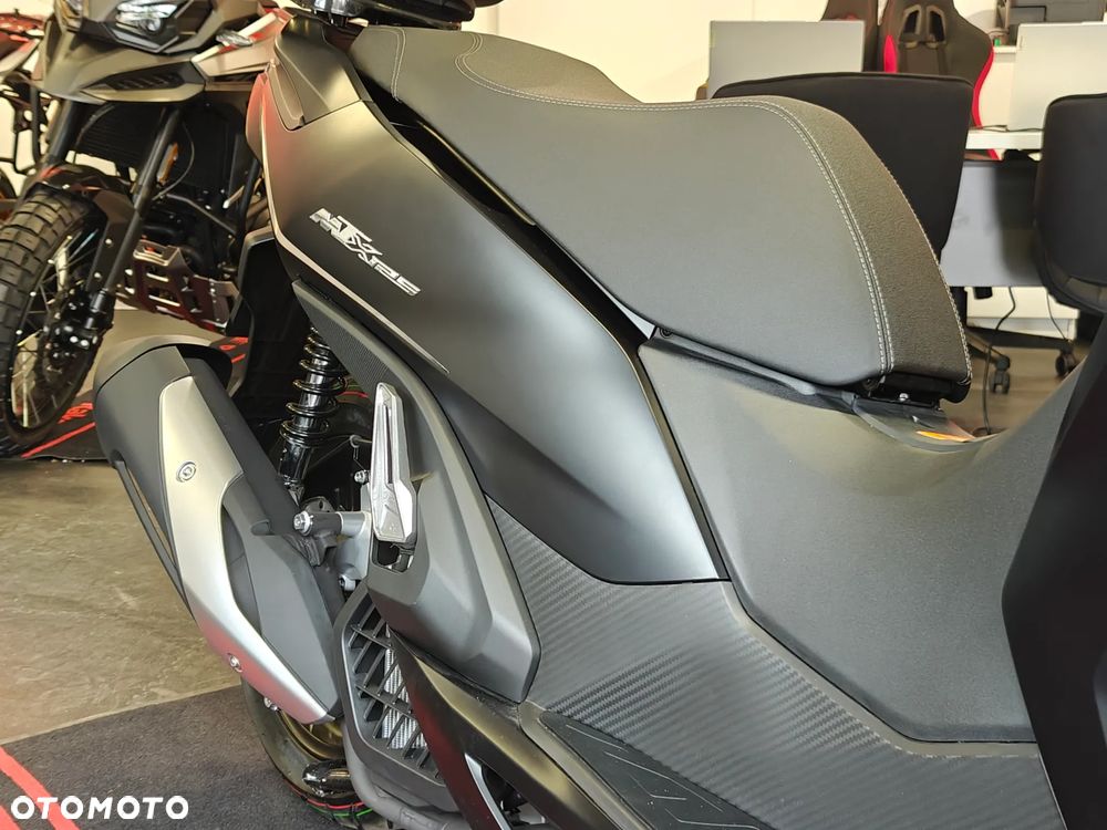 QJMOTOR MTX 125 - 11