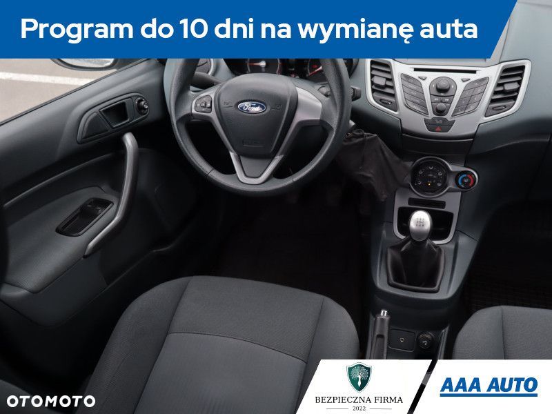 Ford Fiesta - 9