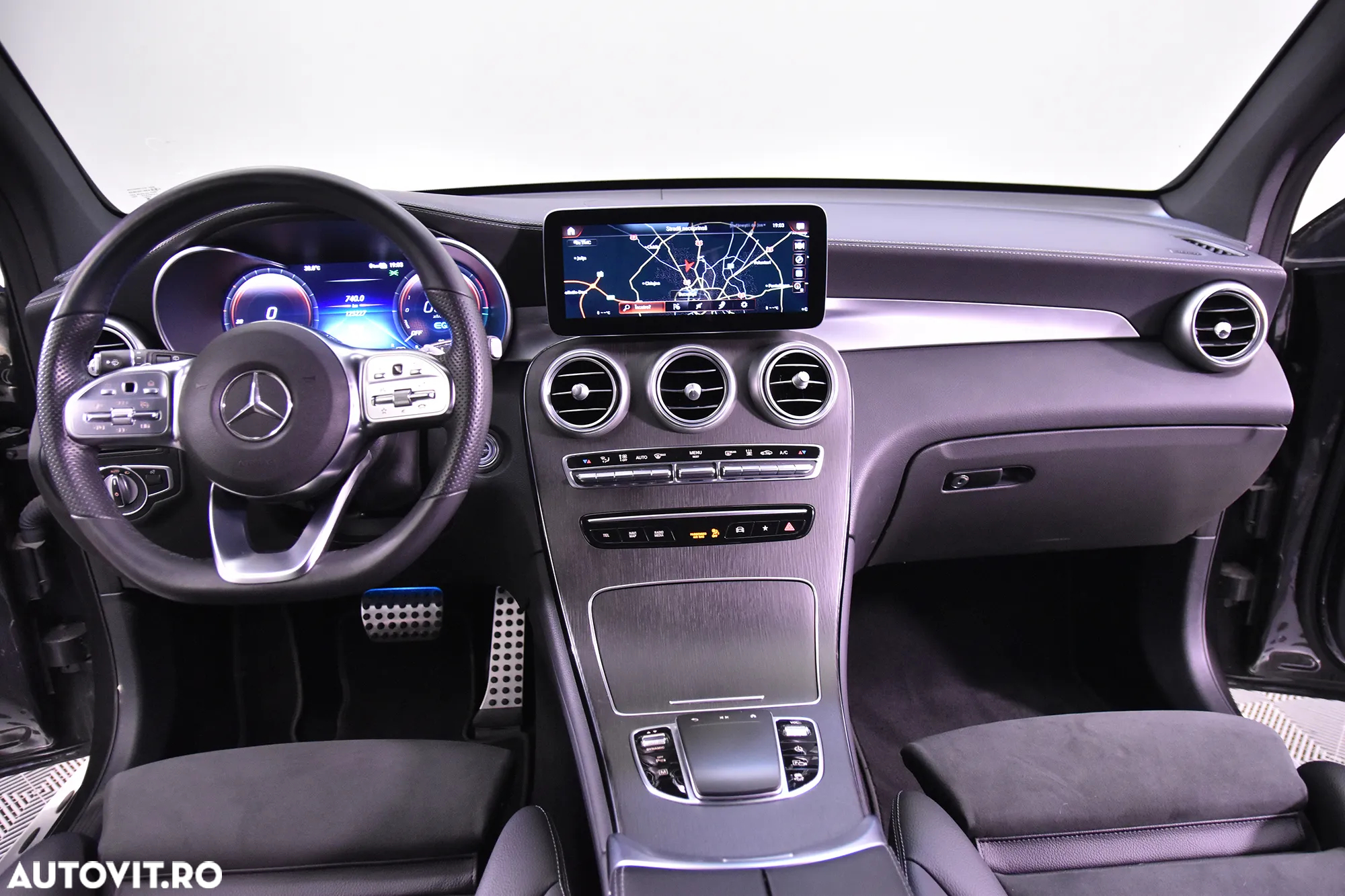 Mercedes-Benz GLC 300 e 4Matic 9G-TRONIC AMG Line - 9