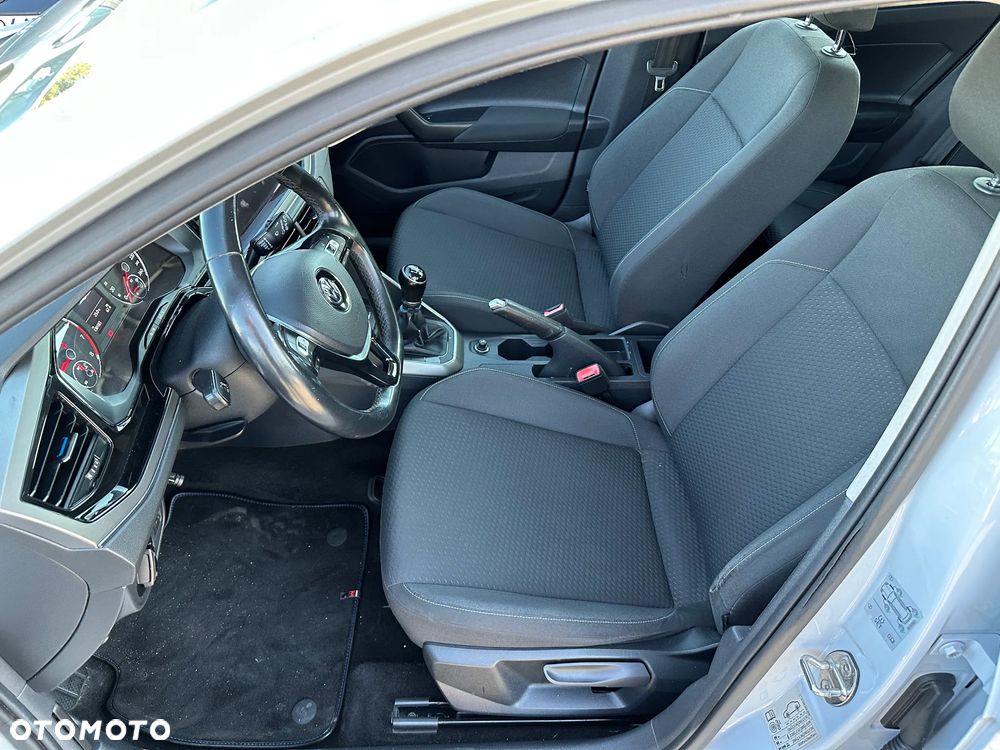Volkswagen Polo - 22