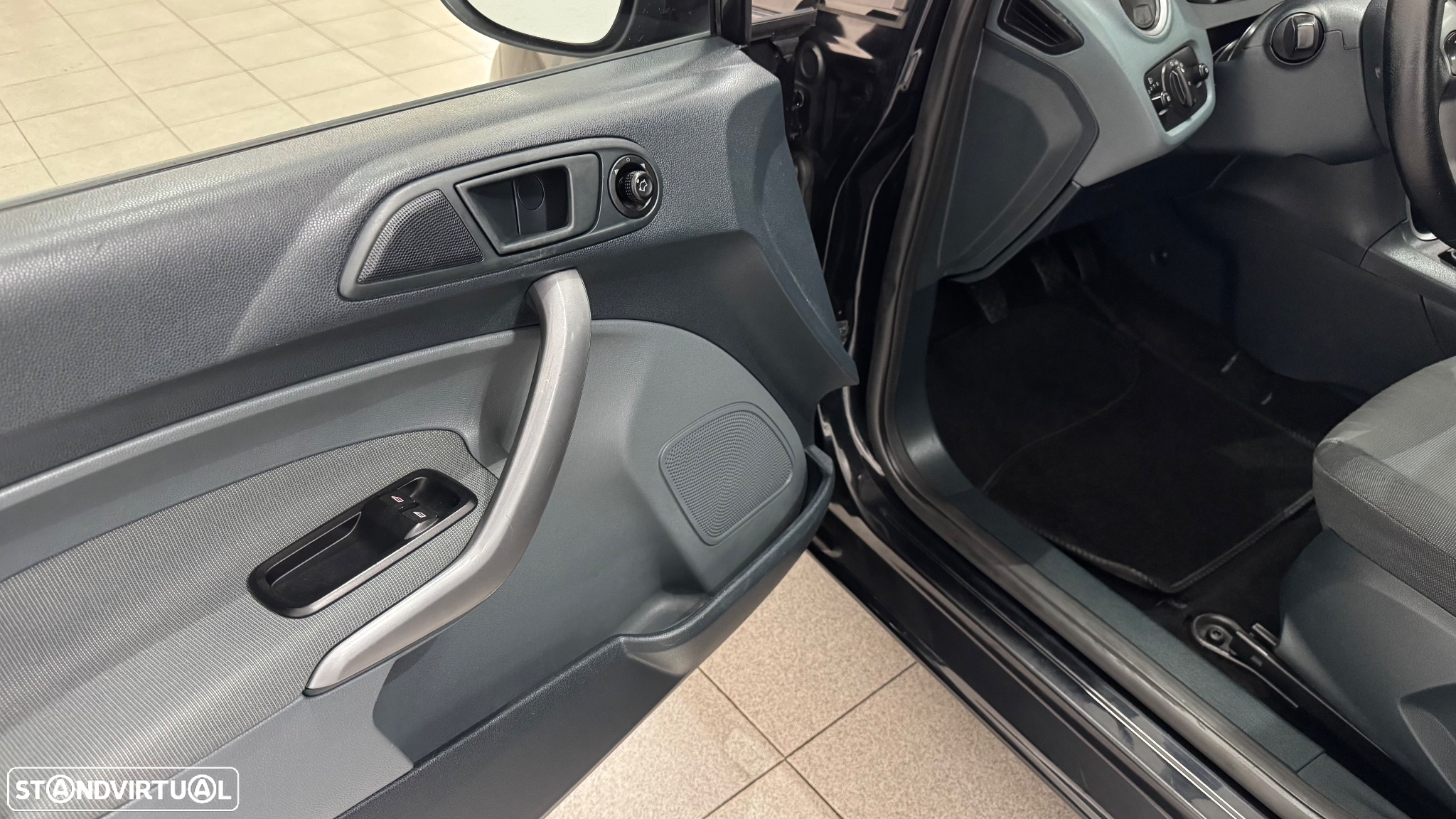 Ford Fiesta 1.25 Trend - 24