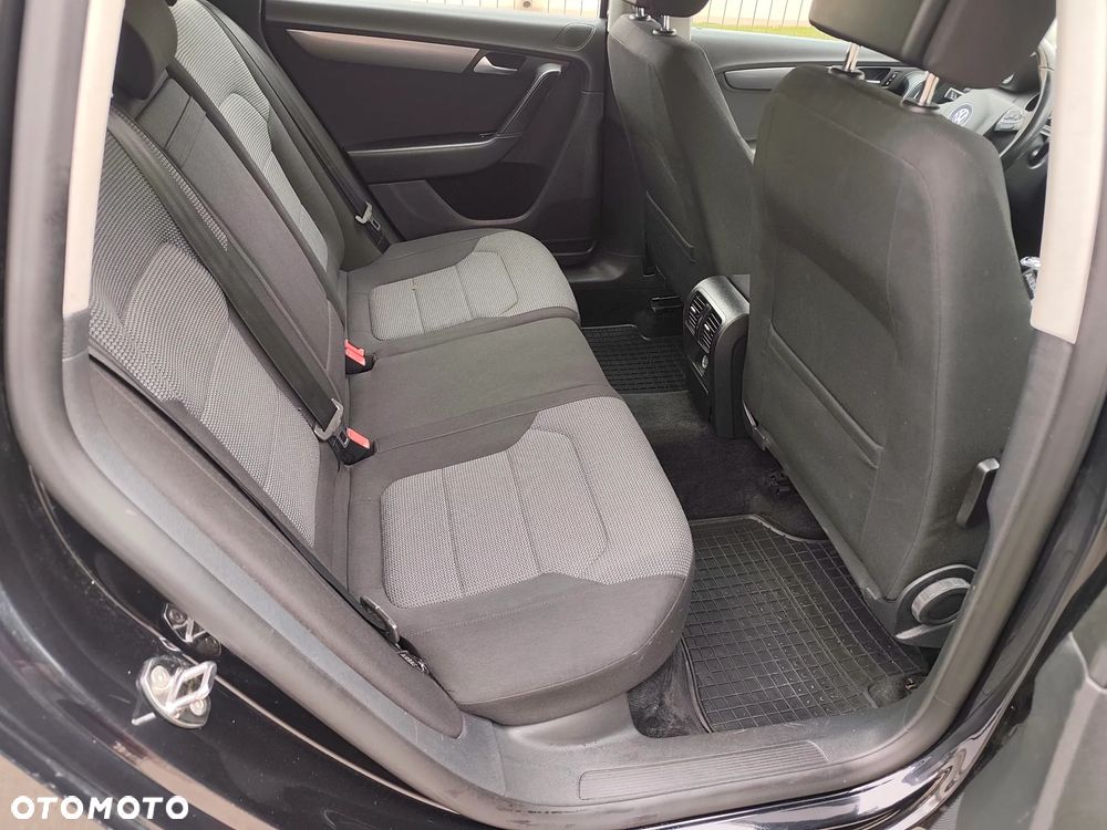 Volkswagen Passat 2.0 TDI BlueMotion Technology Exclusive - 11