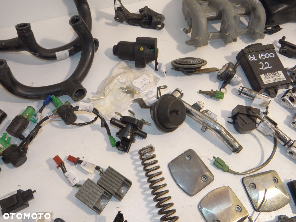 GL 1500 Goldwing gaźniki regulator napięcia wentylator kolektor wydechowy moduł zapłonowy H2153 - 9