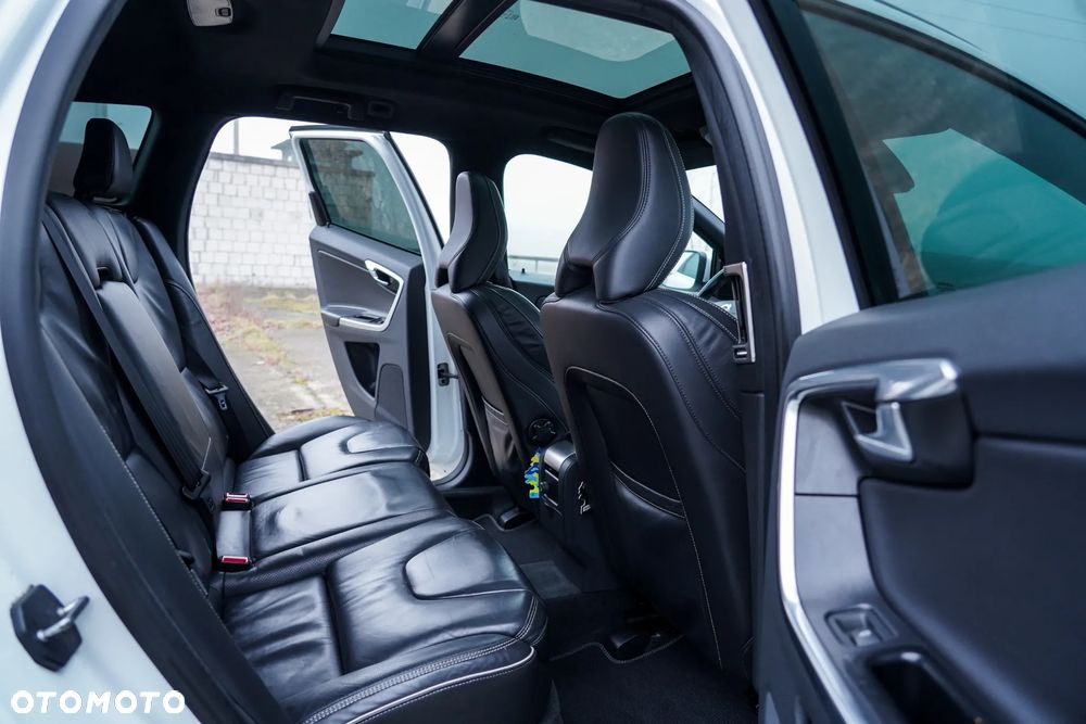 Volvo XC 60 T6 AWD RDesign - 30
