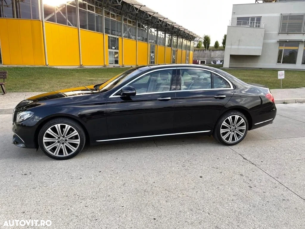 Mercedes-Benz E 220 d 4Matic 9G-TRONIC Exclusive - 2