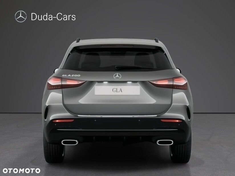 Mercedes-Benz GLA - 5