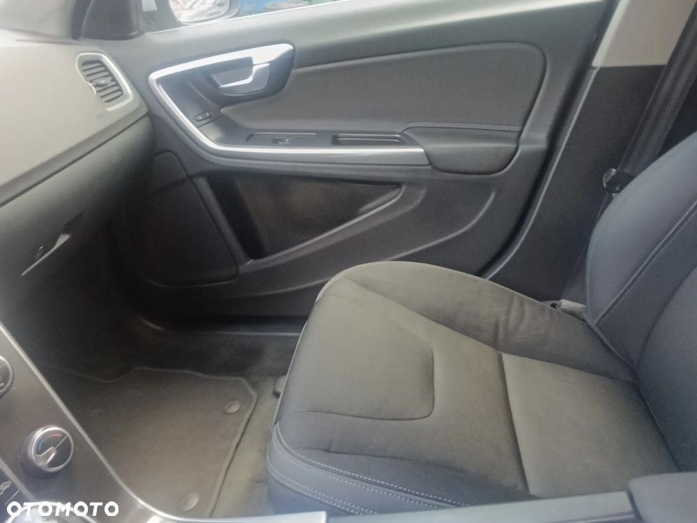 Volvo V60 D3 Geartronic Momentum - 15