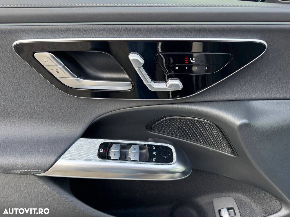 Mercedes-Benz E 200 4MATIC 9G-TRONIC AMG Line NIGHT Edition - 25