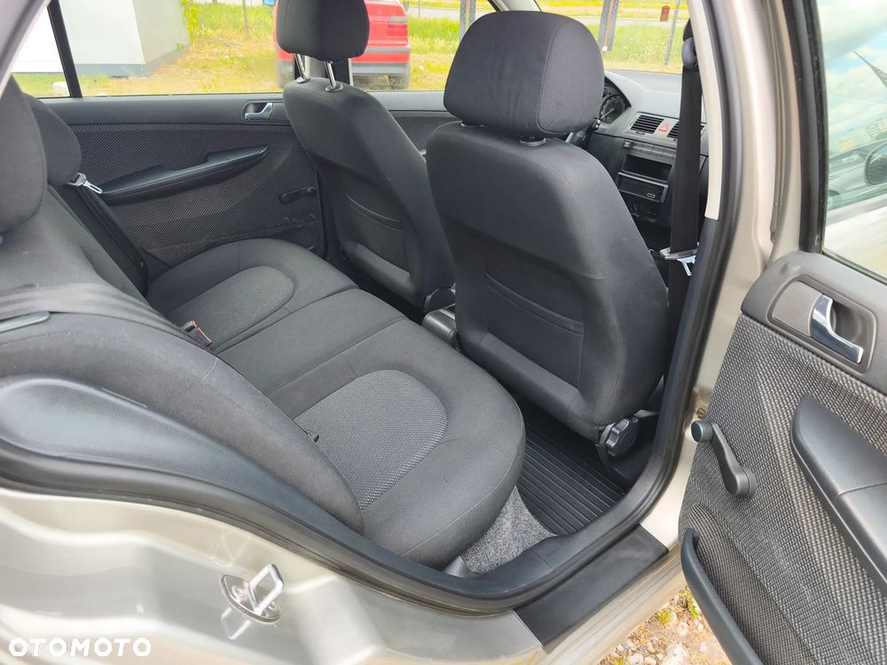 Skoda Fabia 1.4 16V Ice Ambiente - 6