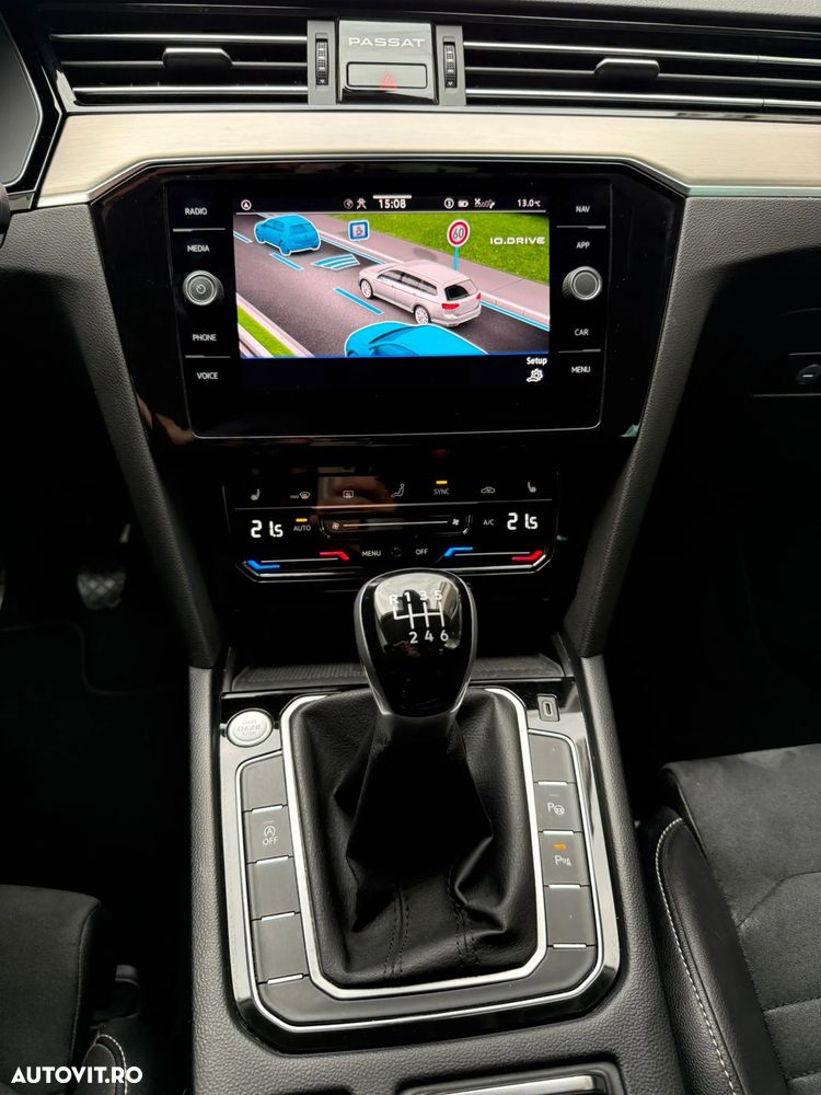 Volkswagen Passat 2.0 TDI SCR Elegance - 20