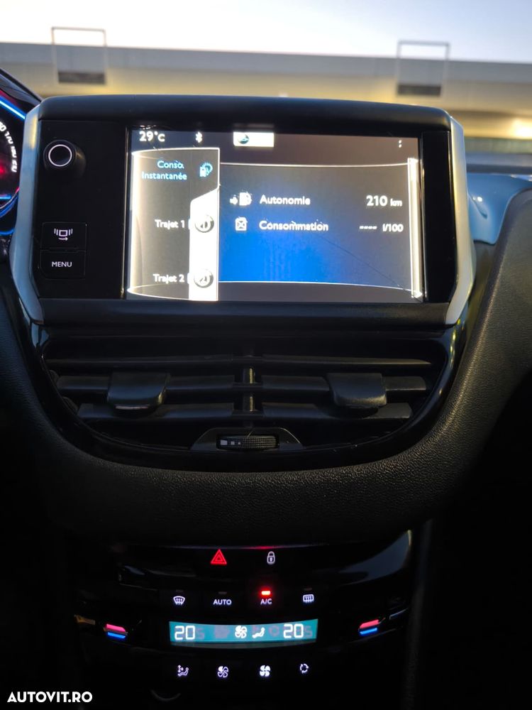 PEUGEOT 208 2013 — imagine 17