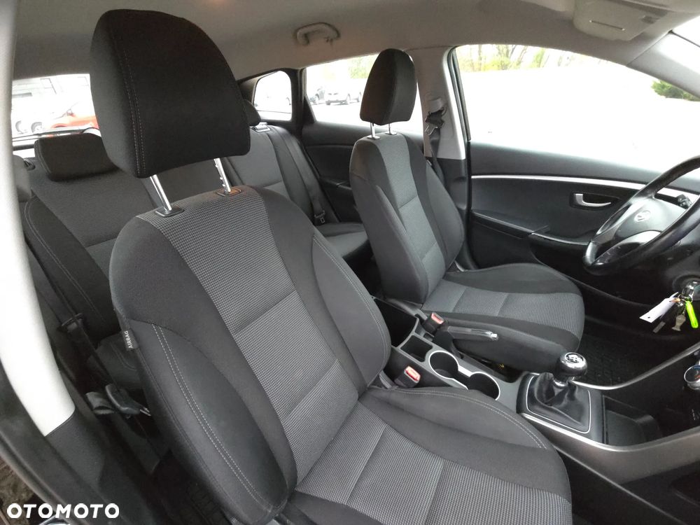 Hyundai i30 blue 1.4 Classic - 18