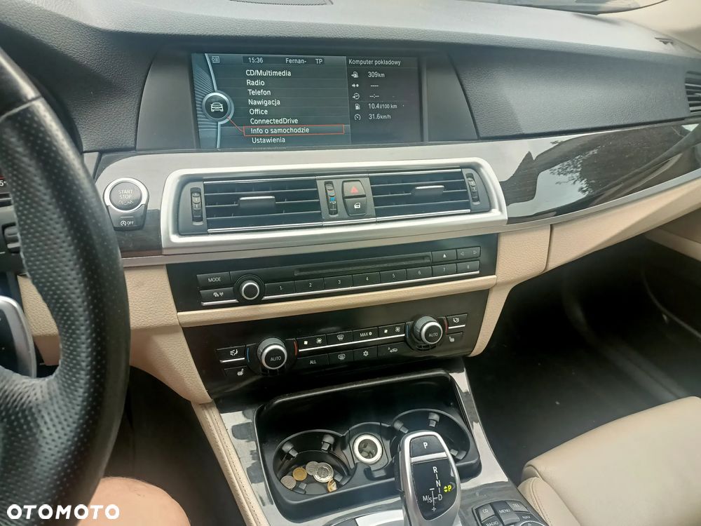 BMW Seria 5 525d xDrive - 15