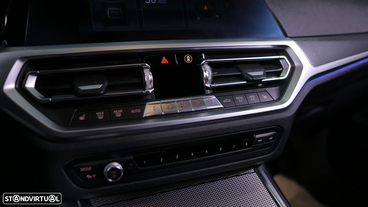 BMW 320 d Touring xDrive Pack M Auto - 10