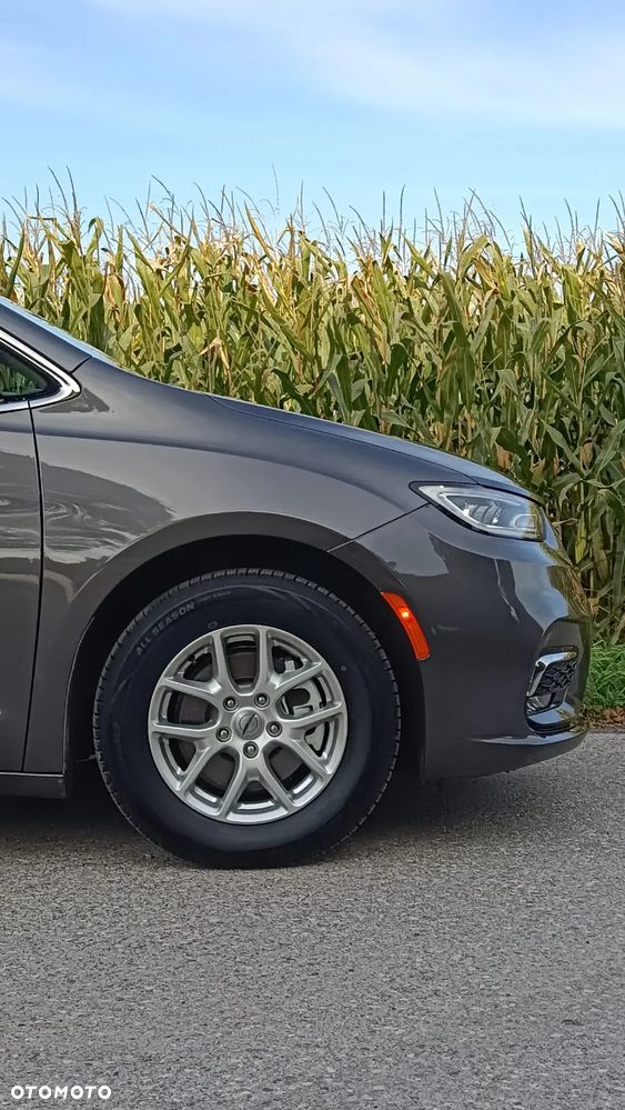 Chrysler Pacifica - 5