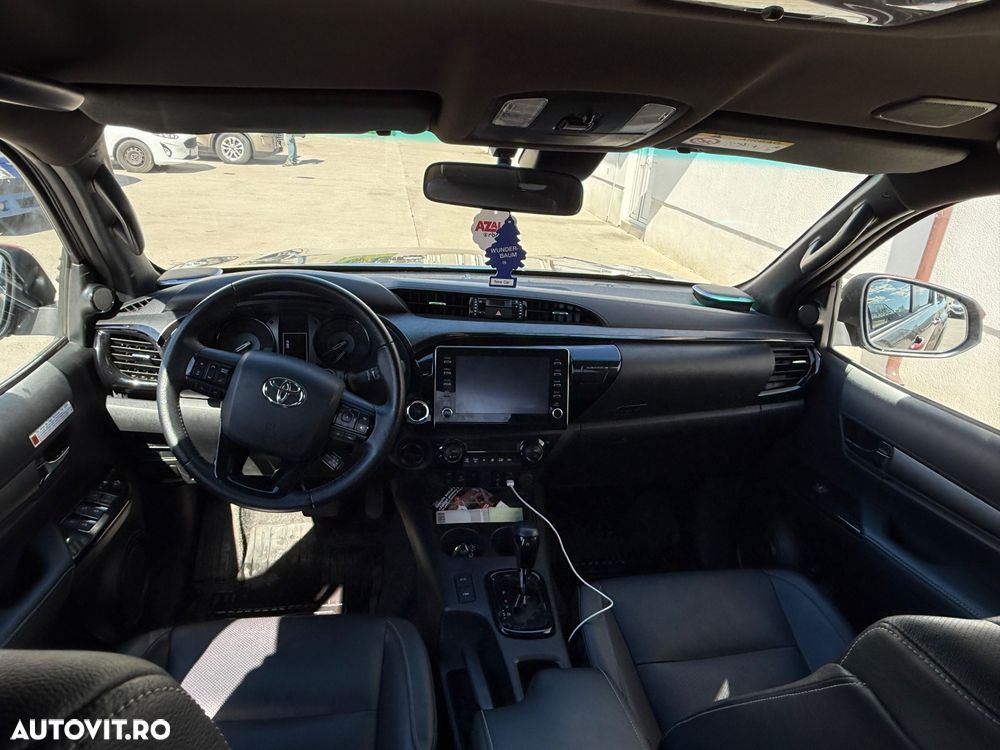 Toyota Hilux 2.8D 204CP 4x4 Double Cab AT Invincible Color Edition - 6