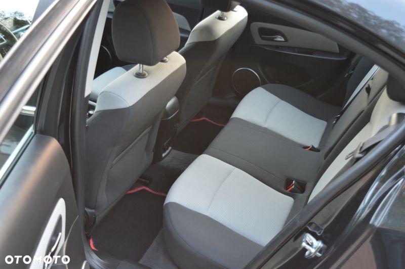 Chevrolet Cruze - 17