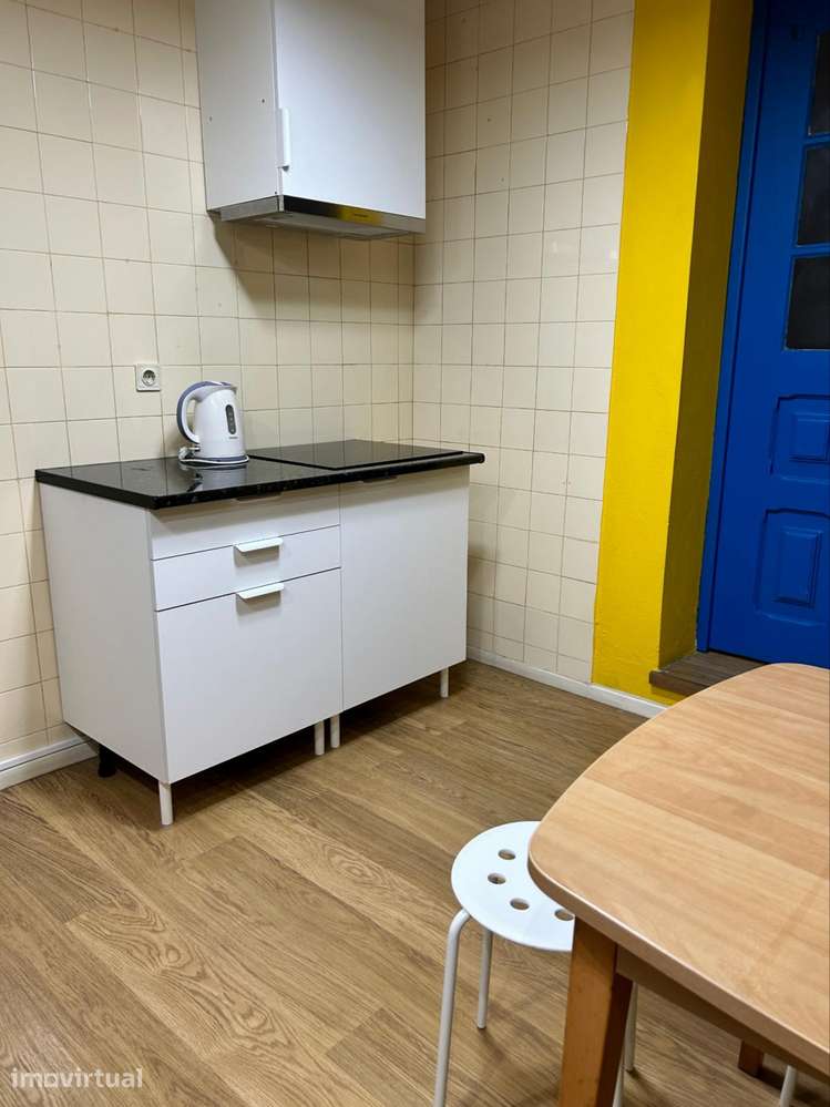 Quarto - localizado em Aveiro - Grande imagem: 5/9