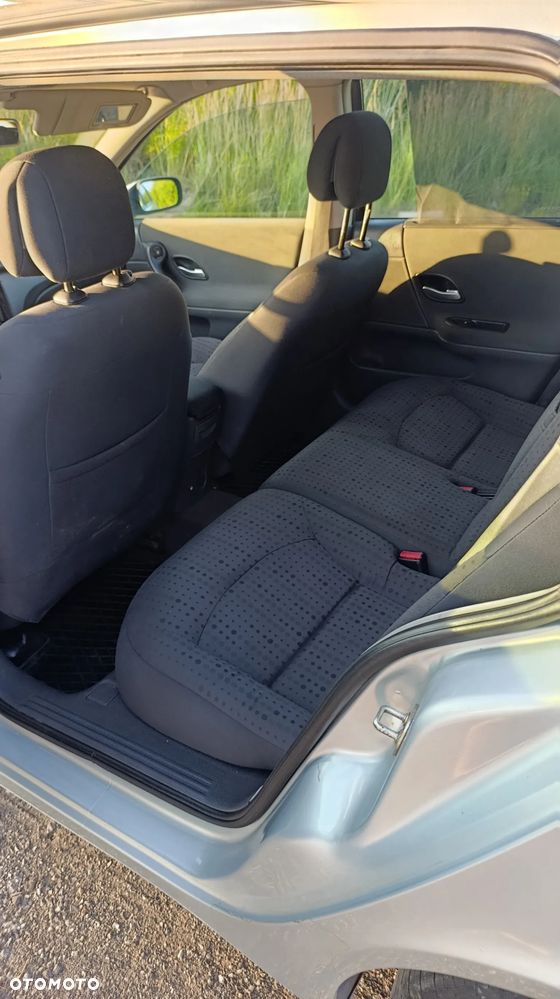 Renault Laguna 1.9 dCi Confort Authentique - 8