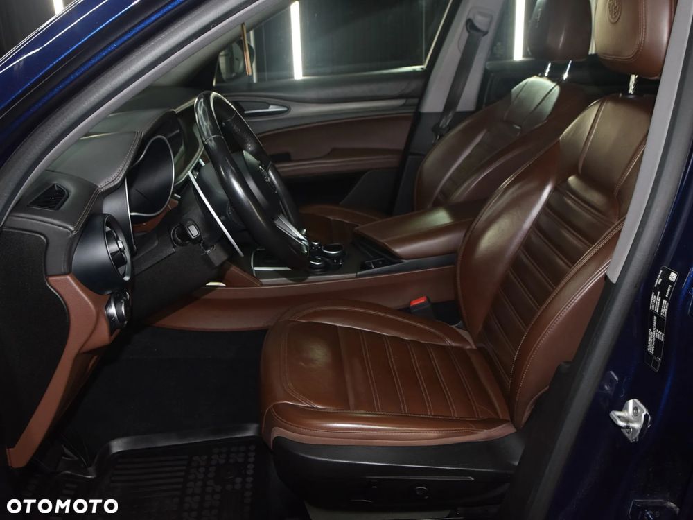 Alfa Romeo Stelvio 2.0 Turbo Executive Q4 - 15