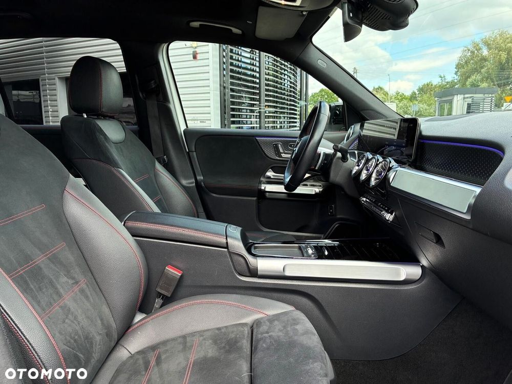 Mercedes-Benz GLB - 15