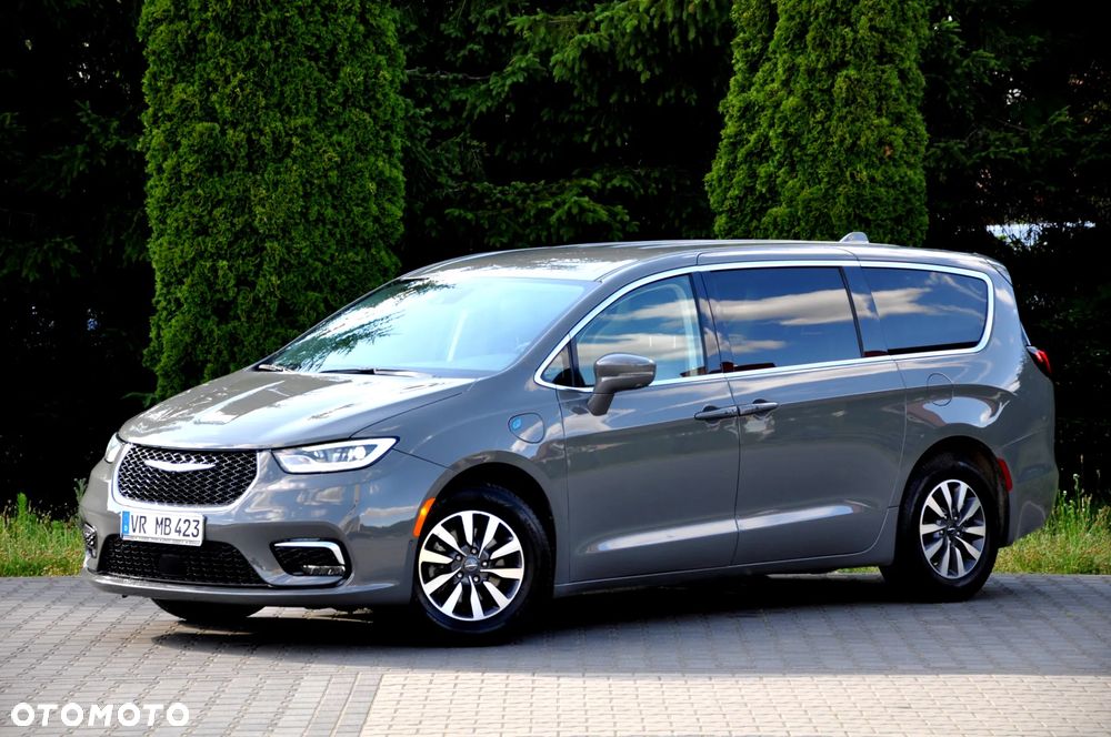 Chrysler Pacifica - 2