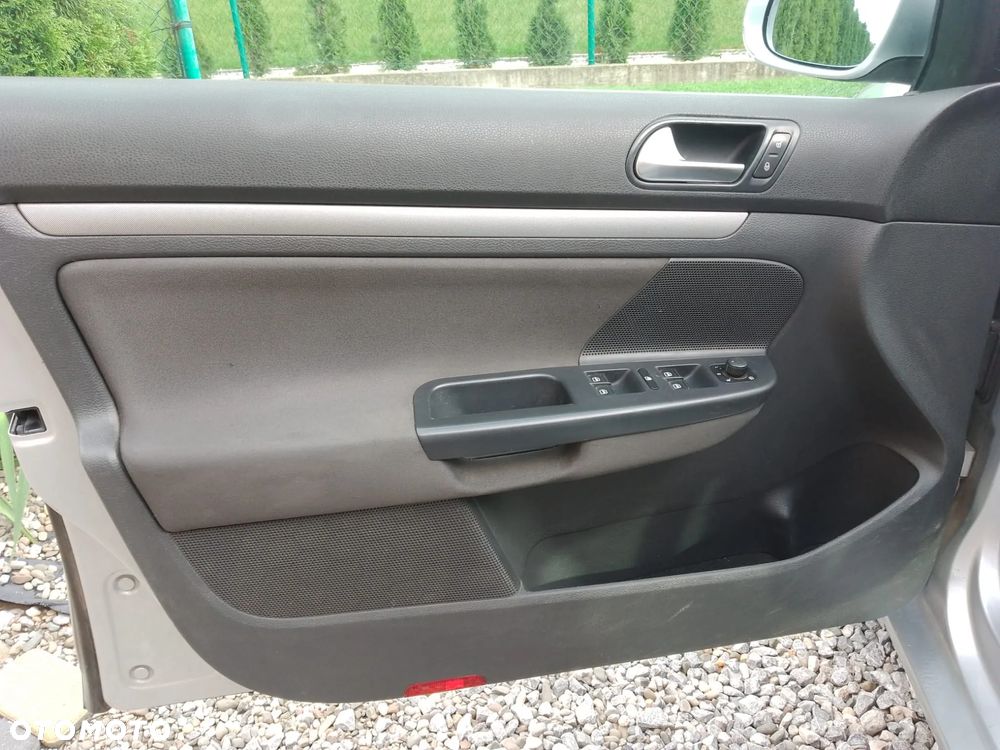 Volkswagen Golf - 14