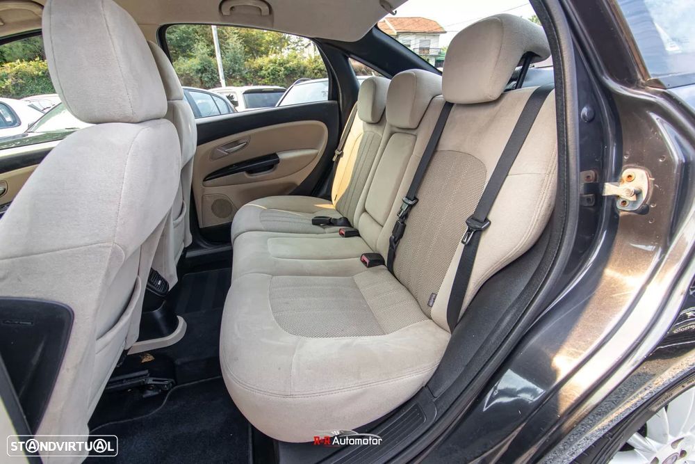 Fiat Linea 1.3 M-Jet Emotion - 11