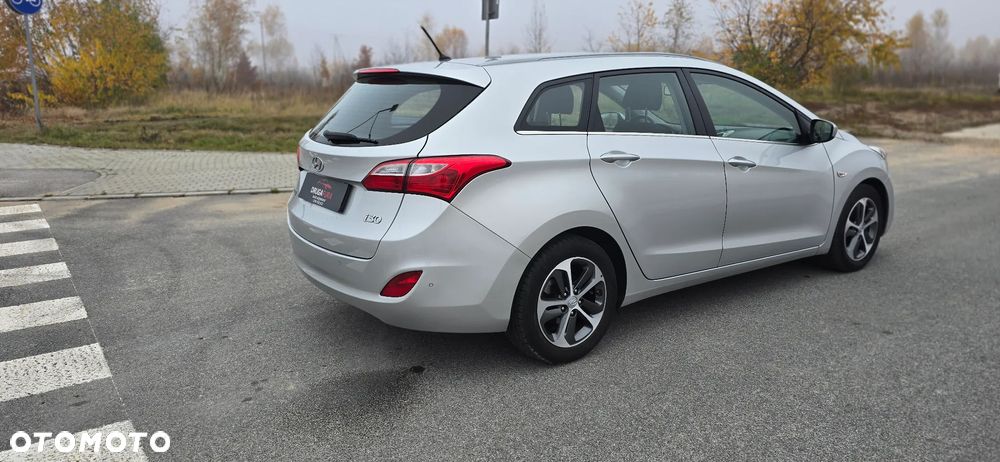 Hyundai i30 blue Kombi 1.4 YES Gold - 7