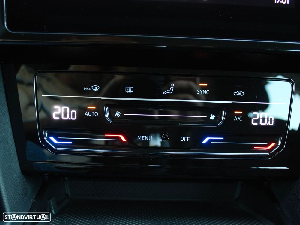 VW Passat Variant 2.0 TDi Business DSG - 51