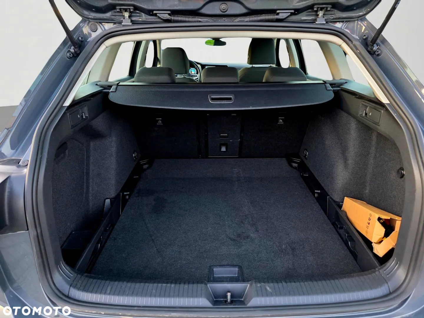 Volkswagen Golf VIII 2.0 TDI Life - 10