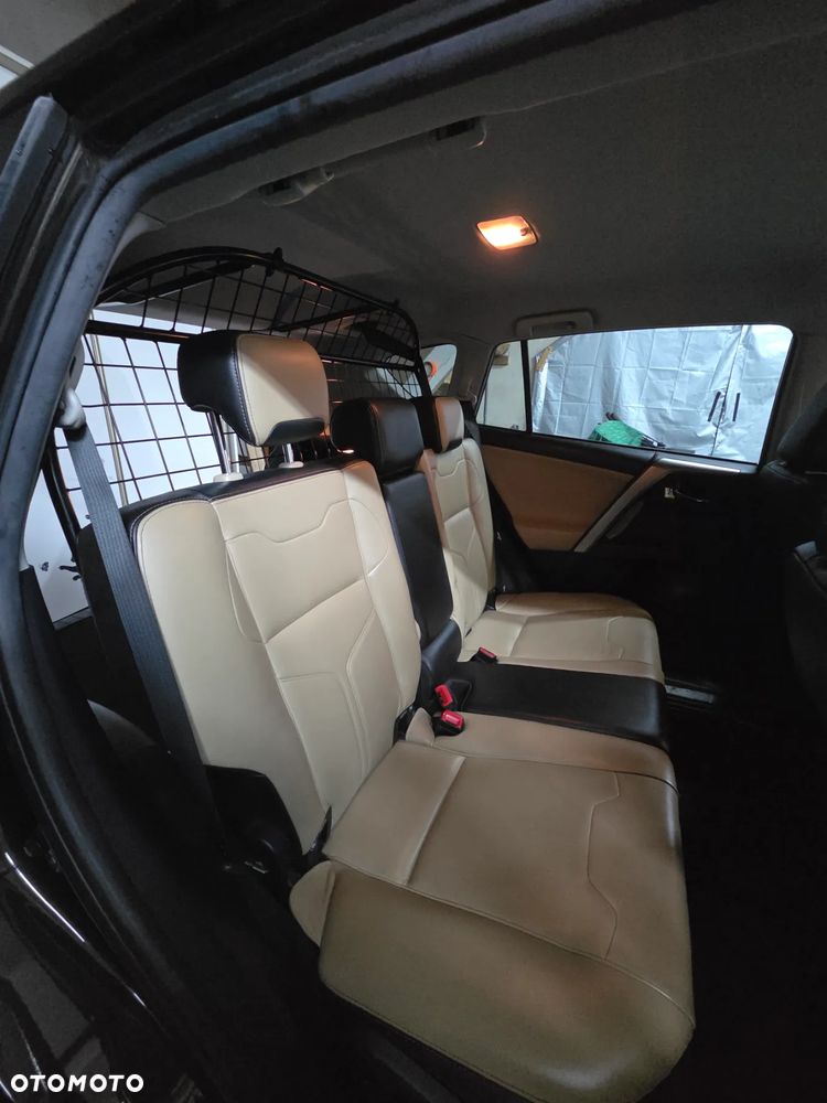 Toyota RAV4 2.0 D-4D Active - 9