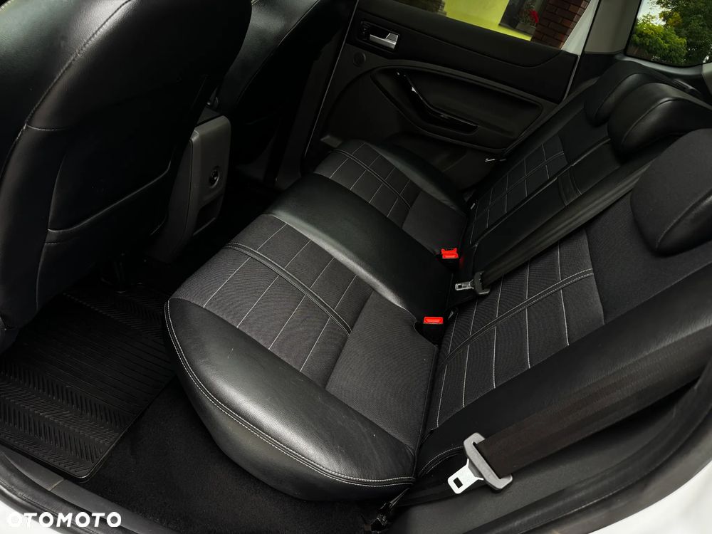 Ford Kuga 2.0 TDCi Titanium S - 24