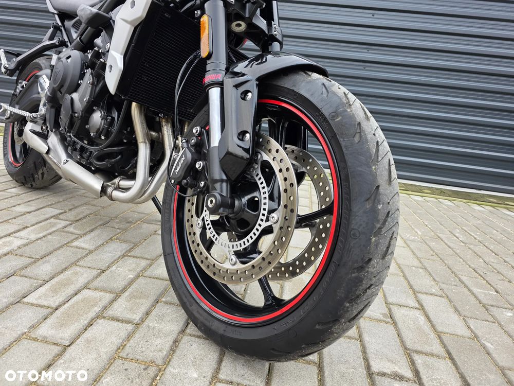 Triumph Trident - 24
