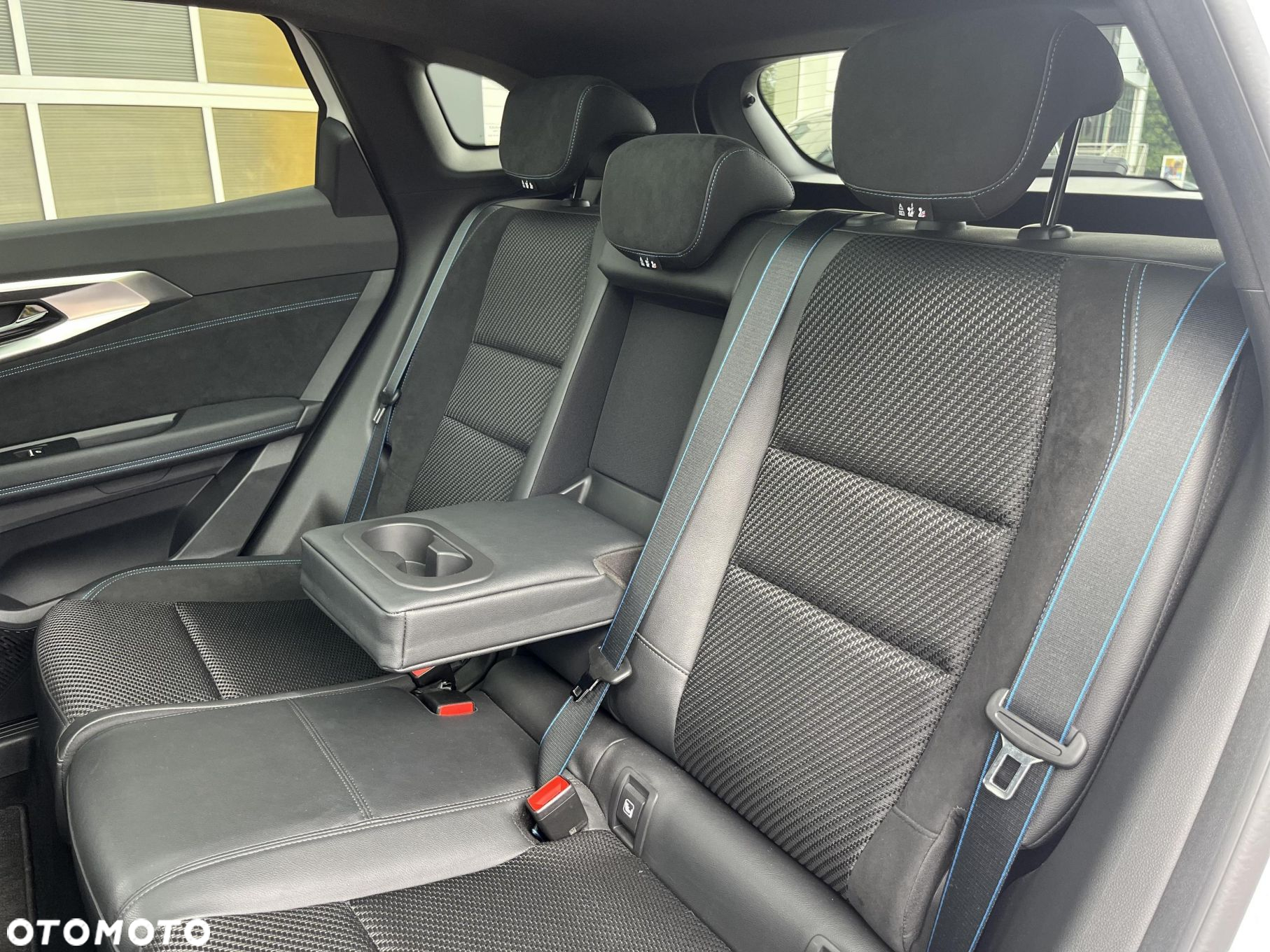 Renault Austral 1.2 E-Tech Full Hybrid 200 Iconic esprit Alpine MMT - 16