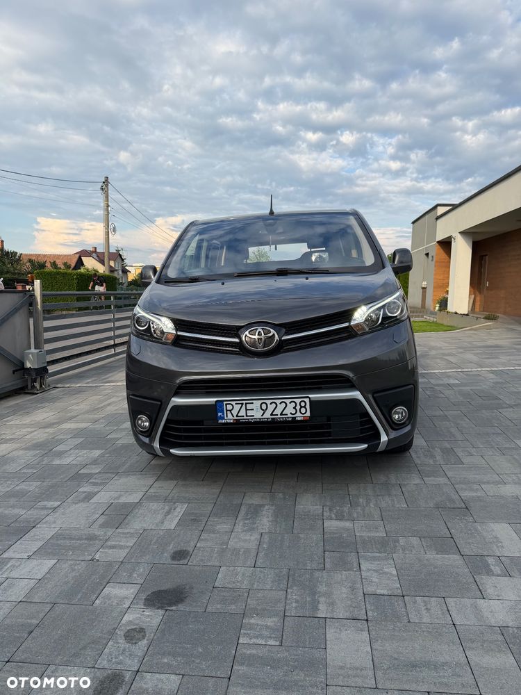 Toyota ProAce Kombi D-4D Medium 2,8t - 3
