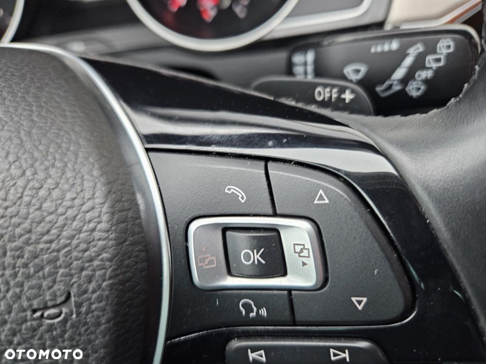 Volkswagen Passat - 18