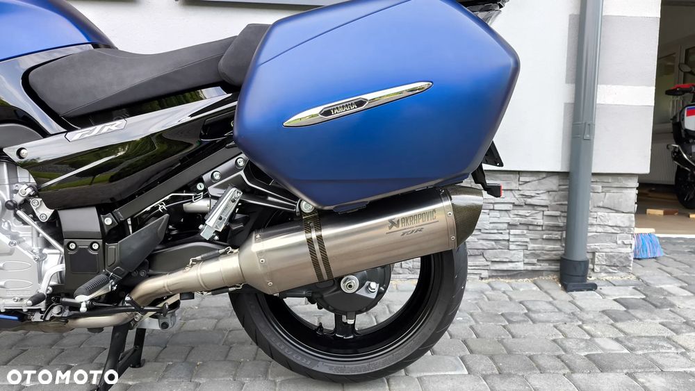 Yamaha FJR - 28