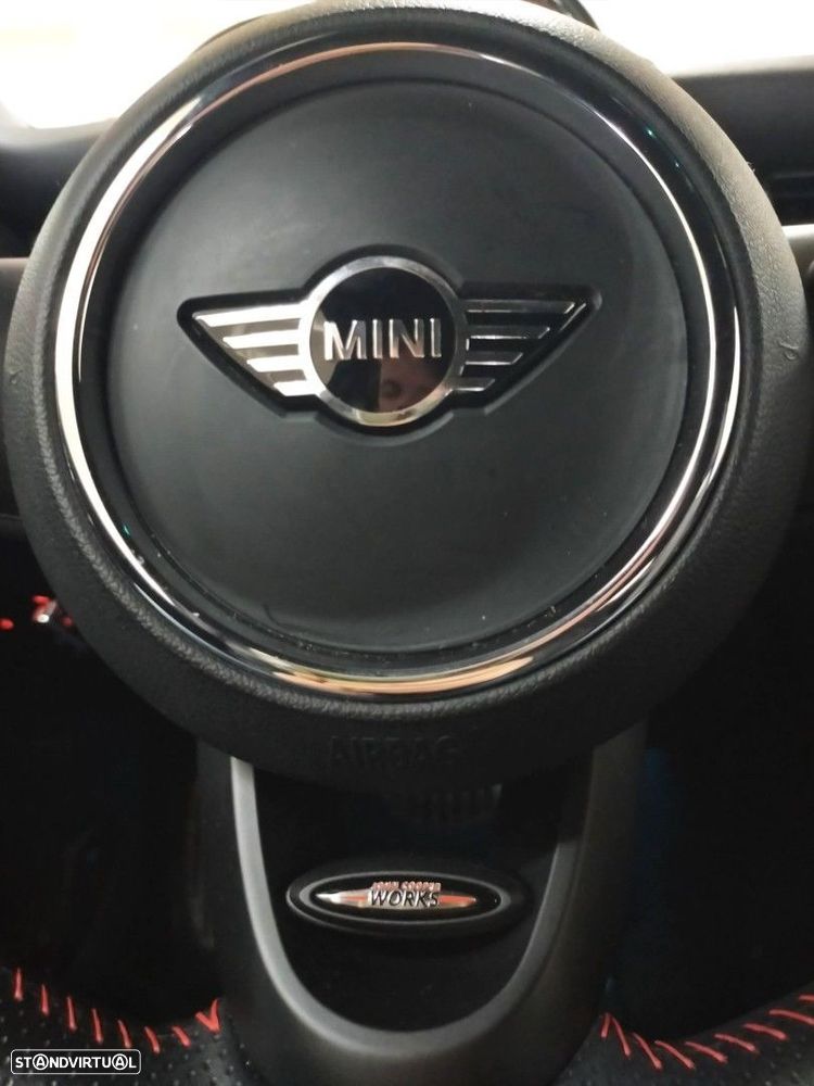 MINI 3 Portas Cooper Aut. JCW - 24