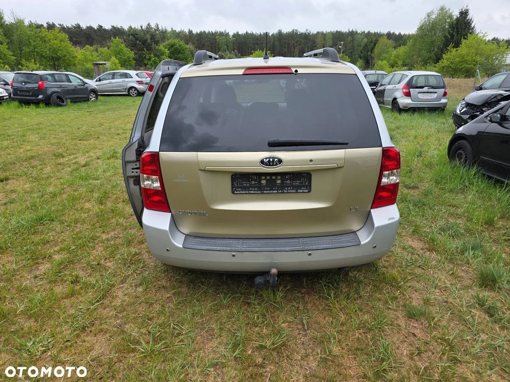 Kia Carnival 2.9 CRDi LX - 5