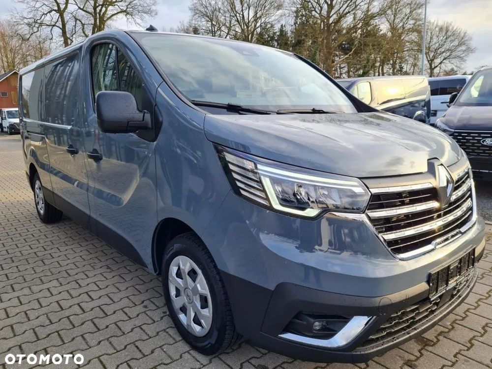 Renault TRAFIC - 2