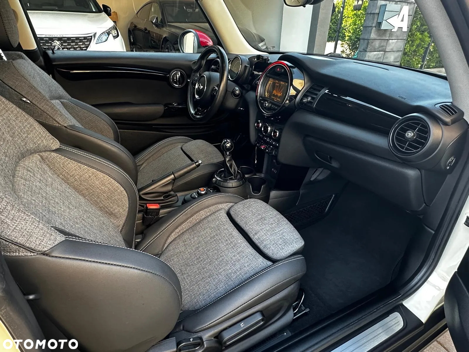 MINI Cooper Standard - 29