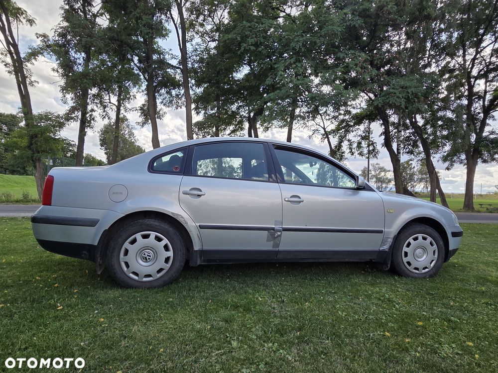 Volkswagen Passat 1.6 - 3