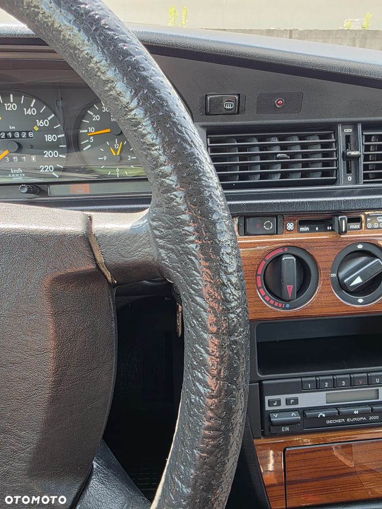 Mercedes-Benz W201 (190) - 19