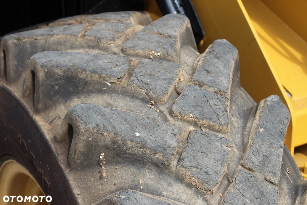 Caterpillar CAT 902 - 13