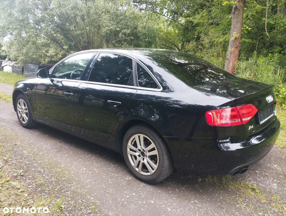 Audi A4 Limousine - 10