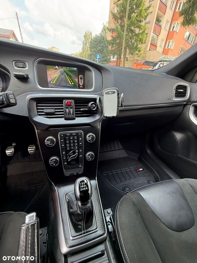 Volvo V40 D3 Drive-E R-Design Momentum - 14