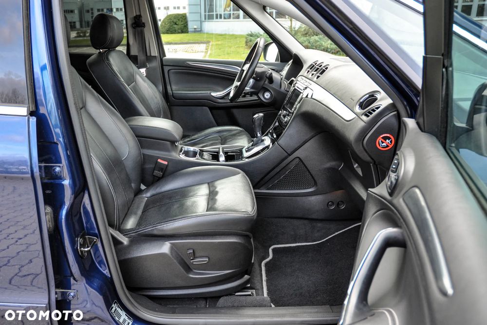Ford S-Max - 11