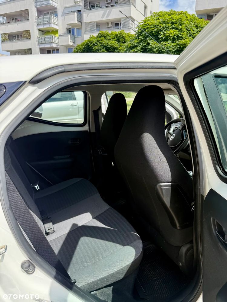 Toyota Aygo x-play - 11