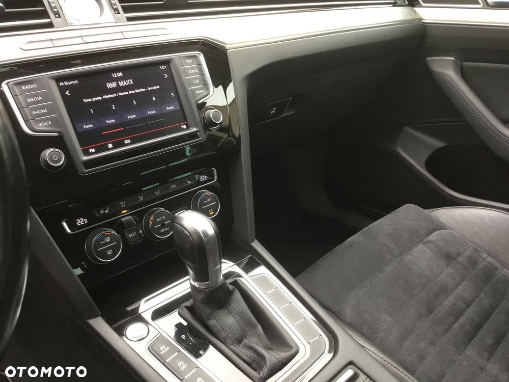 Volkswagen Passat 2.0 TDI SCR DSG Highline - 27